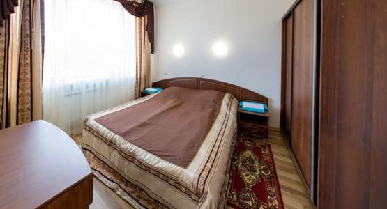 Спальня 2 местного 2 комнатного номера Люкс повышенной комфортности, Корпус 3 в санатории Узбекистан Кисловодска